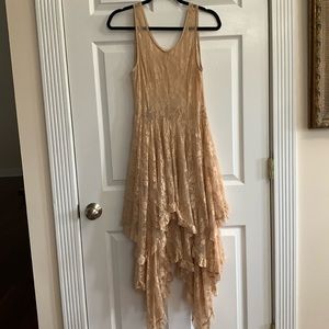 Easel Long Lace Top